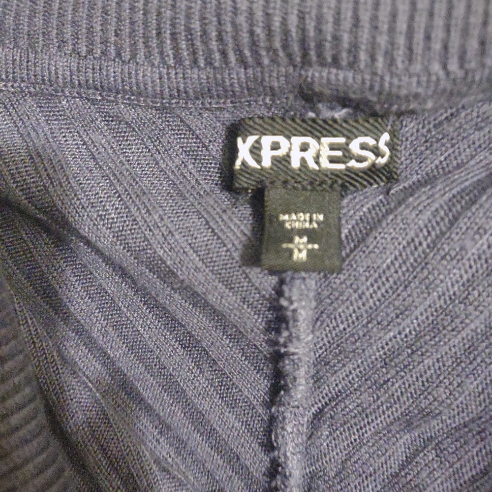 Womans short sleeve blue‎ Crowl Neck top Express size medium - Picture 2 of 3